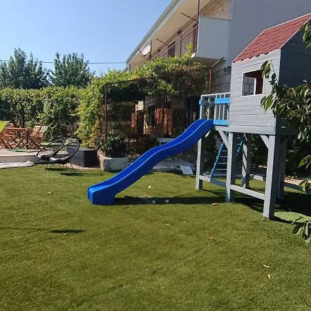 Family House 3*