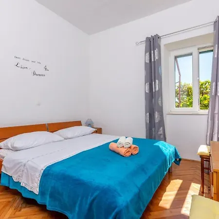 Family House 3*