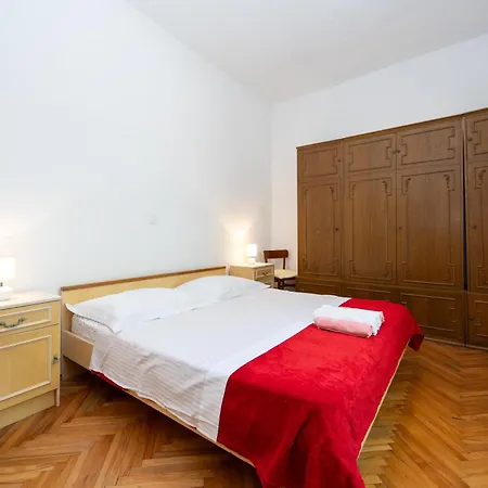 Pensión Family House 3*