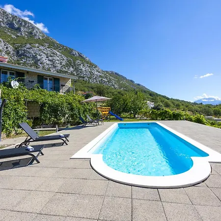 Penzion Family House 3*